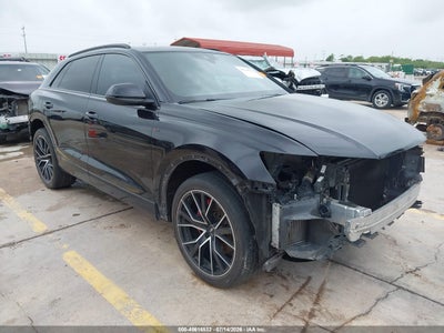 AUDI Q8 2021