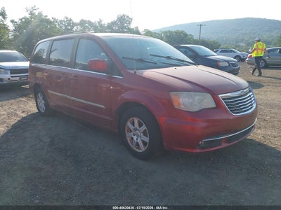 CHRYSLER TOWN & COUNTRY 2011