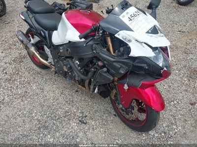 SUZUKI GSX1300 2015