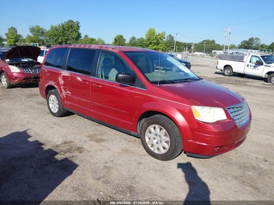 CHRYSLER TOWN & COUNTRY 2010