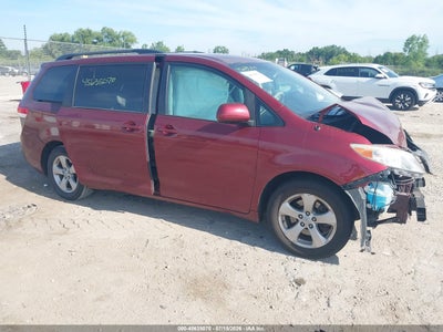 TOYOTA SIENNA 2011