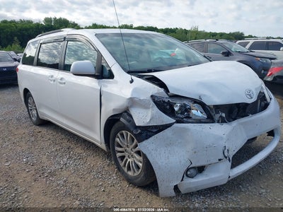 TOYOTA SIENNA 2013