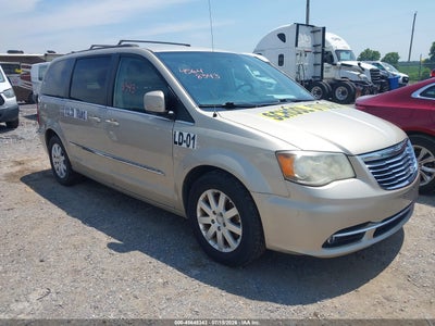 CHRYSLER TOWN & COUNTRY 2014