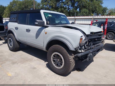 FORD BRONCO 2021
