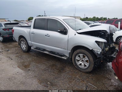 NISSAN TITAN 2019