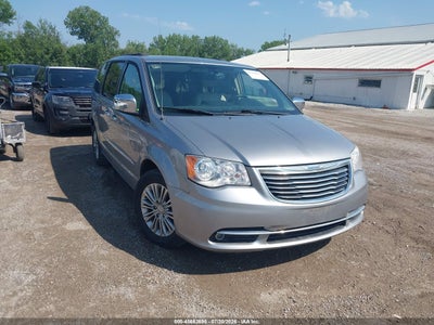 CHRYSLER TOWN & COUNTRY 2015