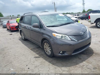 TOYOTA SIENNA 2015