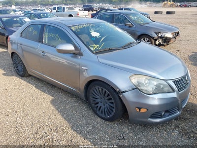 SUZUKI KIZASHI 2010