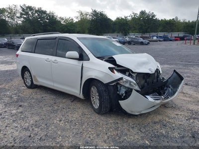 TOYOTA SIENNA 2015