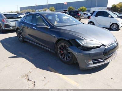 TESLA MODEL S 2015