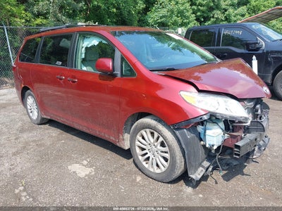 TOYOTA SIENNA 2015