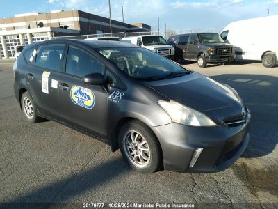 TOYOTA PRIUS V 2013