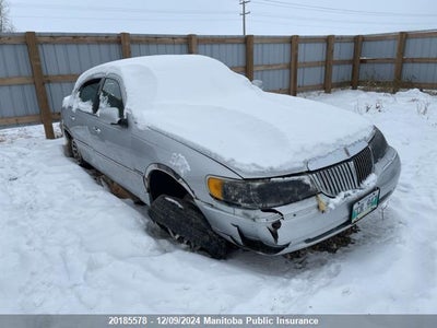 LINCOLN TOWN CAR 2001