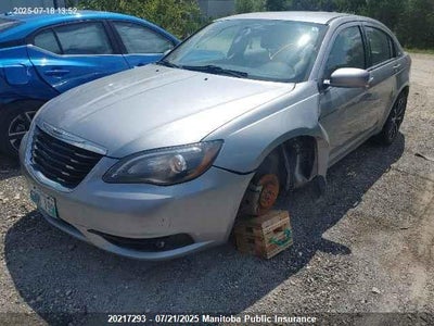 CHRYSLER 200 S V6 2013