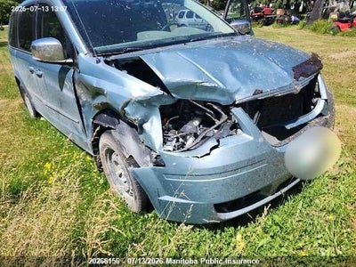 CHRYSLER TOWN & COUNTRY 2010