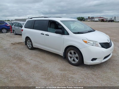 TOYOTA SIENNA SE V6 2015