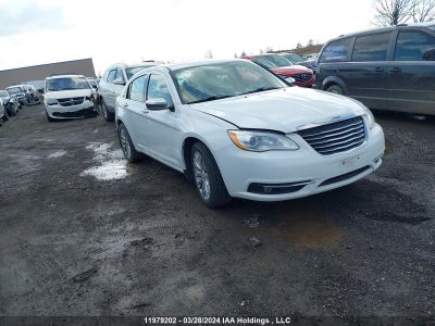 CHRYSLER 200 2013