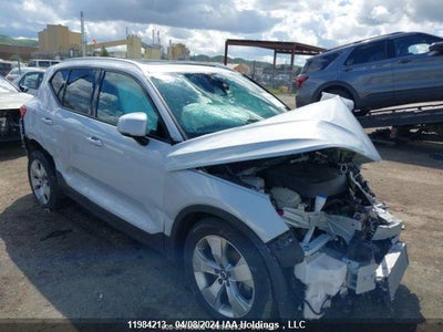 VOLVO XC40 2020