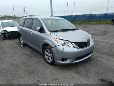 TOYOTA SIENNA 2013