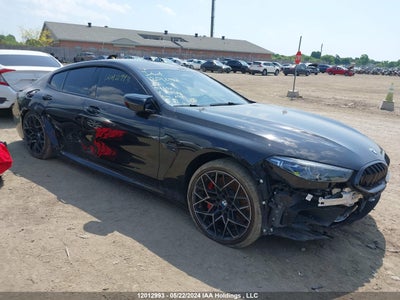 BMW M8 2022
