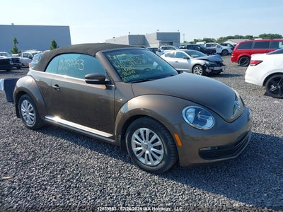 VOLKSWAGEN BEETLE 2015