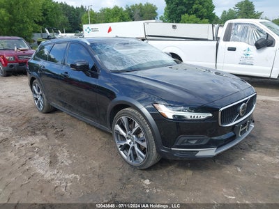 VOLVO V90 CROSS COUNTRY 2022