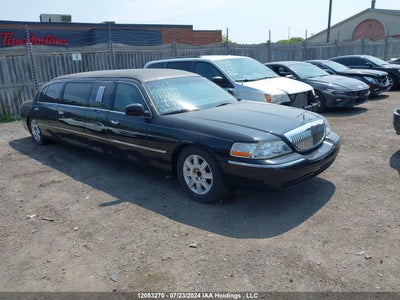 LINCOLN TOWN CAR 2010
