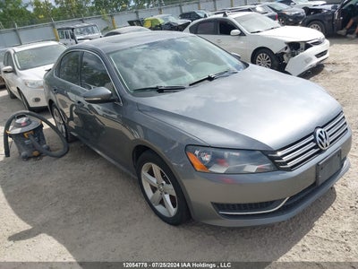 VOLKSWAGEN PASSAT 2012