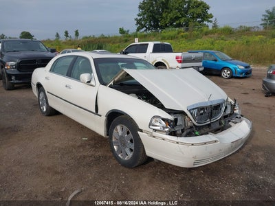 LINCOLN TOWN CAR 2004