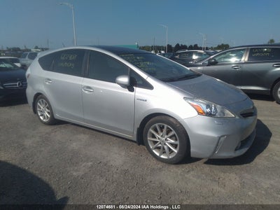 TOYOTA PRIUS V 2013