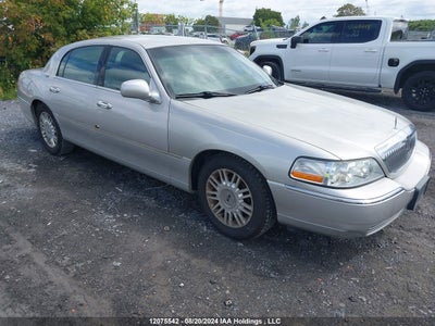 LINCOLN TOWN CAR 2011