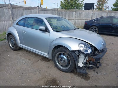 VOLKSWAGEN BEETLE COUPE 2015