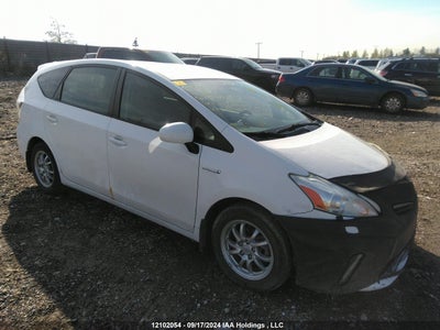 TOYOTA PRIUS V 2013
