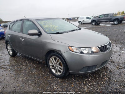KIA FORTE 5-DOOR 2011