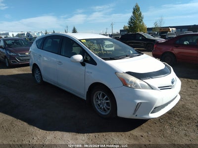 TOYOTA PRIUS V 2013