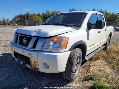 NISSAN TITAN 2015