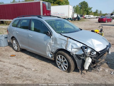 VOLKSWAGEN GOLF WAGON 2013