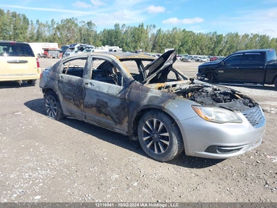 CHRYSLER 200 2013