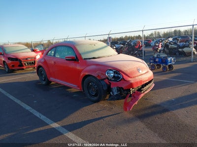 VOLKSWAGEN BEETLE 2013