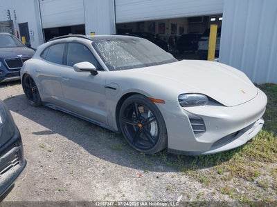 PORSCHE TAYCAN 2024