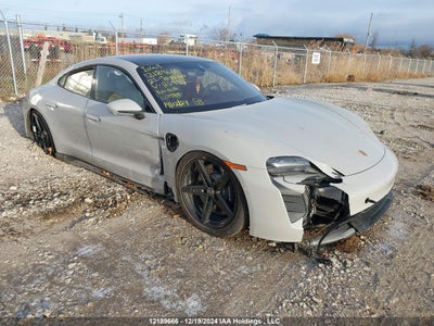 PORSCHE TAYCAN 2022