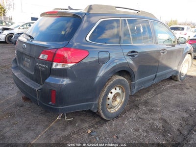 SUBARU OUTBACK 2013