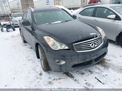 INFINITI JOURNEY 2011