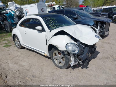 VOLKSWAGEN BEETLE 2012