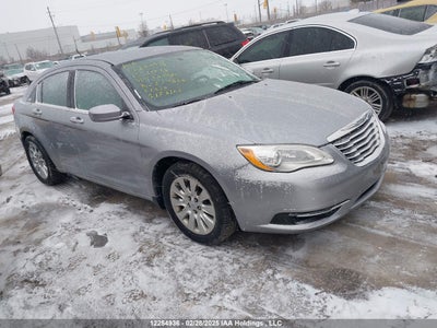 CHRYSLER 200 2013