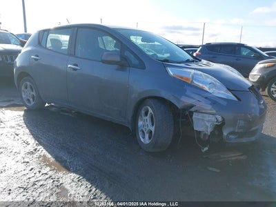 NISSAN LEAF 2015