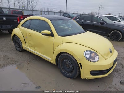 VOLKSWAGEN BEETLE 2013