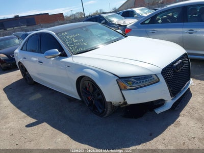 AUDI S8 2016