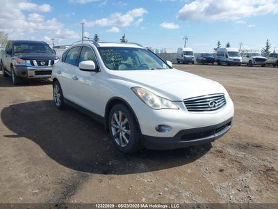 INFINITI JOURNEY 2012
