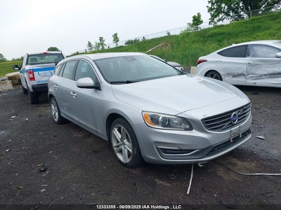 VOLVO V60 2015